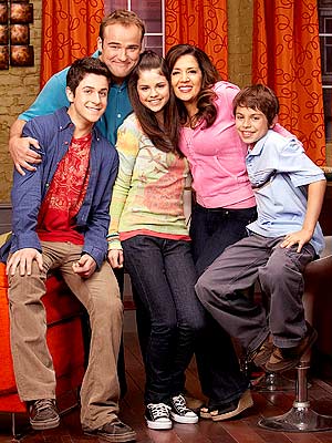 wizards-of-waverly-place[1].jpg